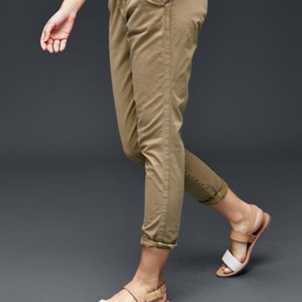 GAP Women’s Girlfriend Chinos Mission Tan Size 4